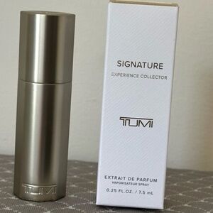 Tumi Signature Experience Collector